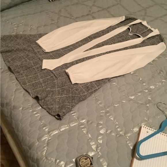 DRESS~GREY AND WHITE~ with PLEATED HEM~ LARGE - Picture 2 of 5